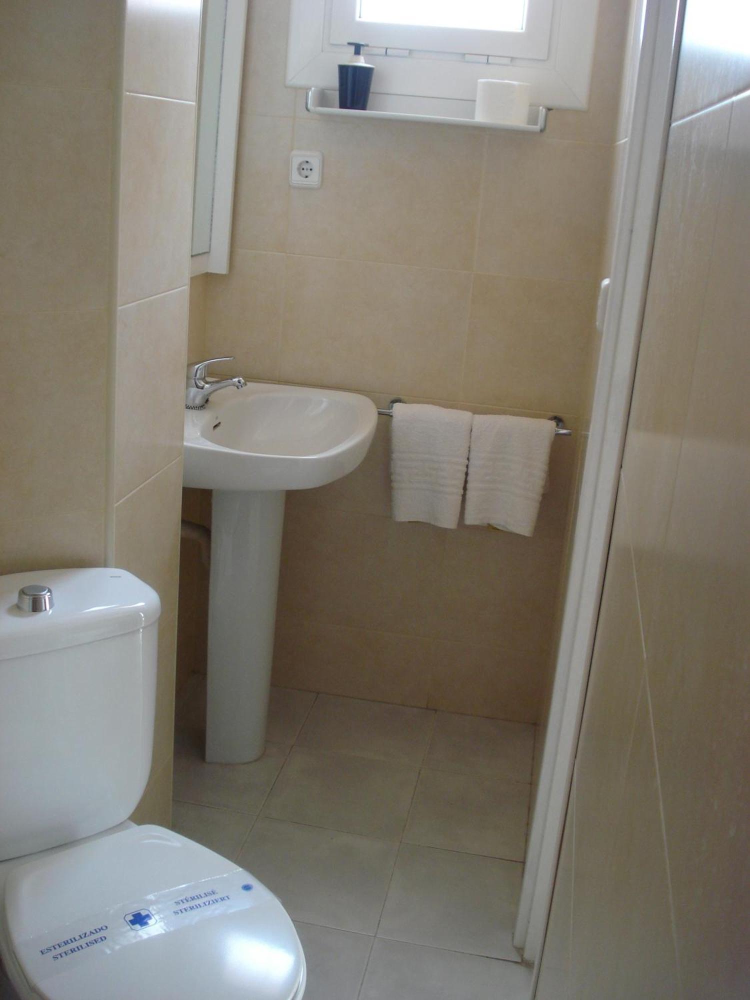 Hostal Margarita Pineda De Mar Habitación foto