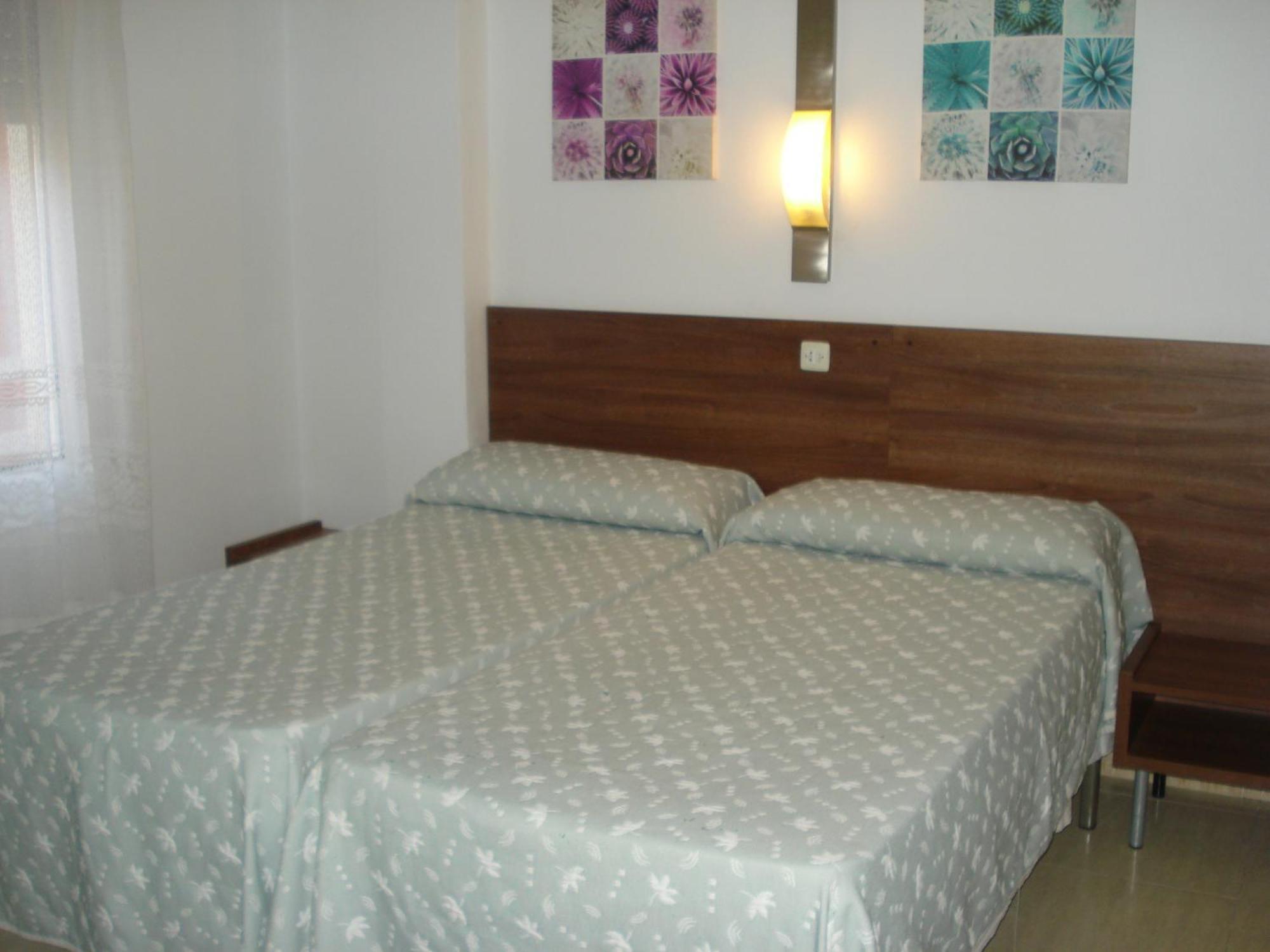Hostal Margarita Pineda De Mar Habitación foto